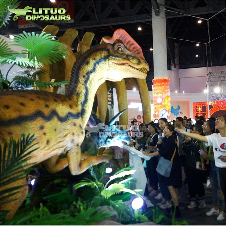 Museum Dilophosaurus (3)